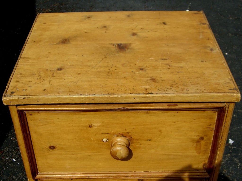 19th century small pine chest of drawers