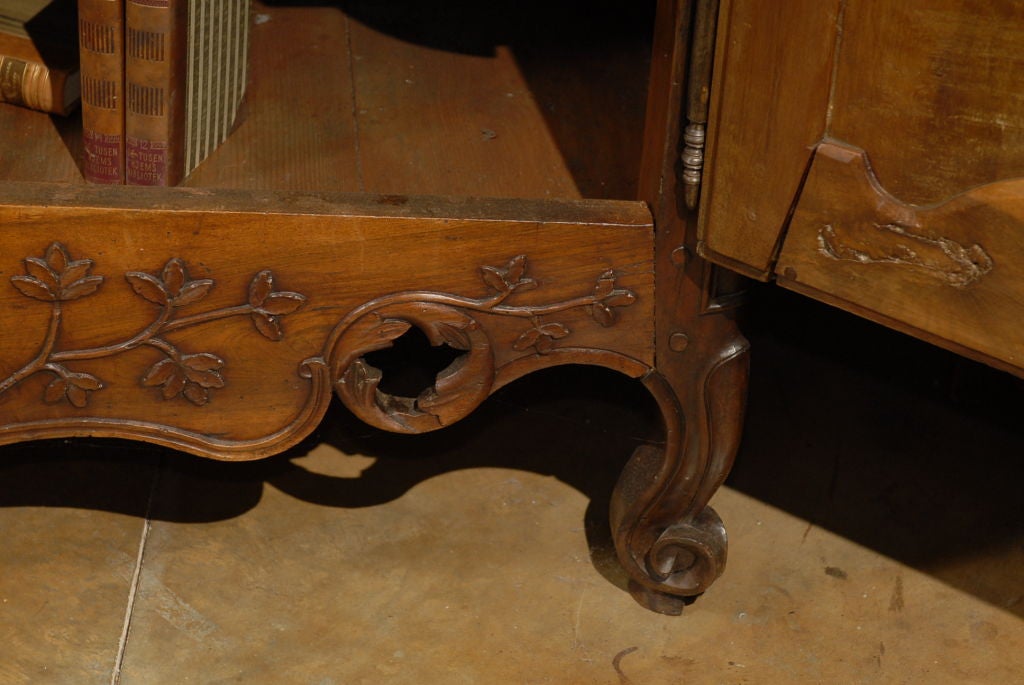 French Louis XV 1730s Walnut Armoire from Provence with Carved Floral Décor In Good Condition In Atlanta, GA