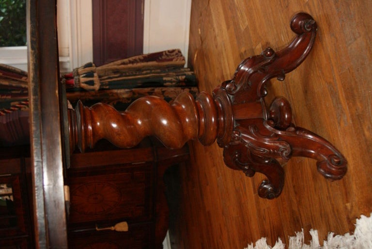 19th Century Victorian Loo Table For Sale