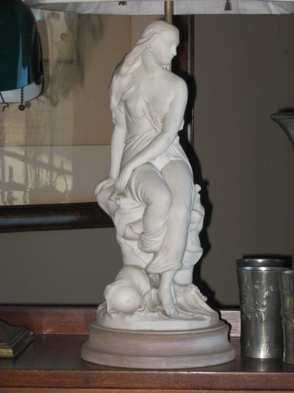 Minton-Bisque-Porzellanfigur einer Meerjungfrau als Lampe.