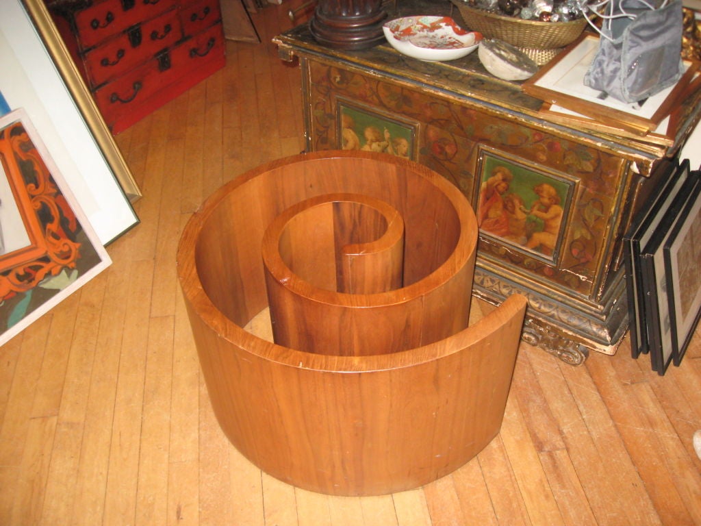 Early Snail Base by Vladimir Kagan- Hampton Location
