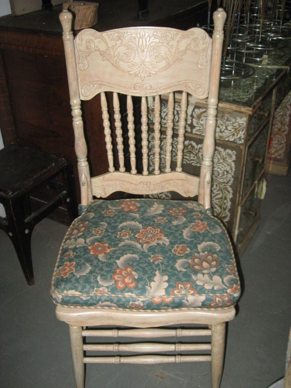 Set of Eight Turn of the Century  American Dining Chairs In Good Condition For Sale In Water Mill, NY