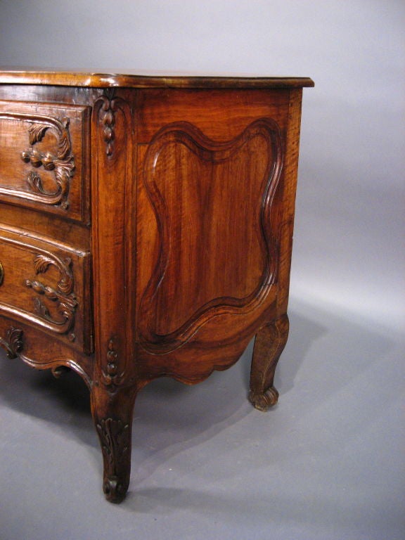 18th Century Louis XV Period Serpentine Commode in Walnut, France c. 1750