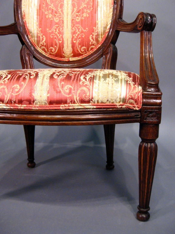 Louis XVI design Fautueil constructed in Walnut, Italy c. 1780 For Sale 3