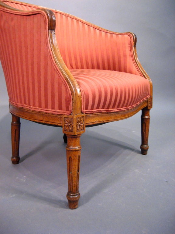 Restauration period Bergere in Walnut, France, c. 1820 3