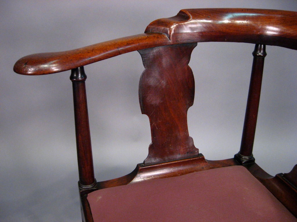 George II period Corner Chair in Red Walnut, England, c. 1750 1