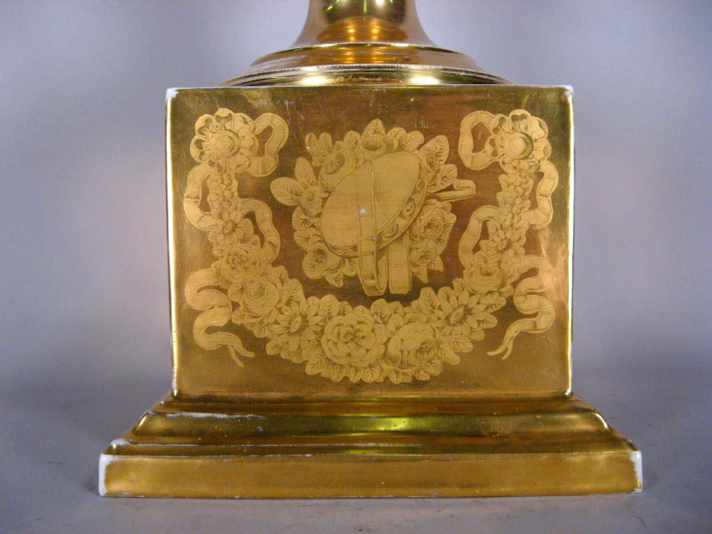 Vaso in porcellana di Parigi con scena di paesaggio, Francia, 1820 ca. In condizioni buone in vendita a Atlanta, GA