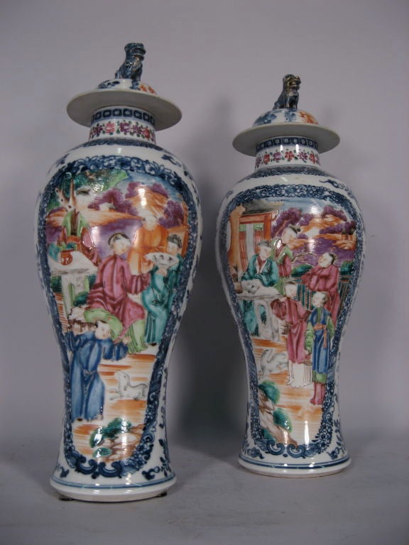 Pair Chinese Export Porcelain Vases and Covers, c. 1775 In Good Condition For Sale In Atlanta, GA