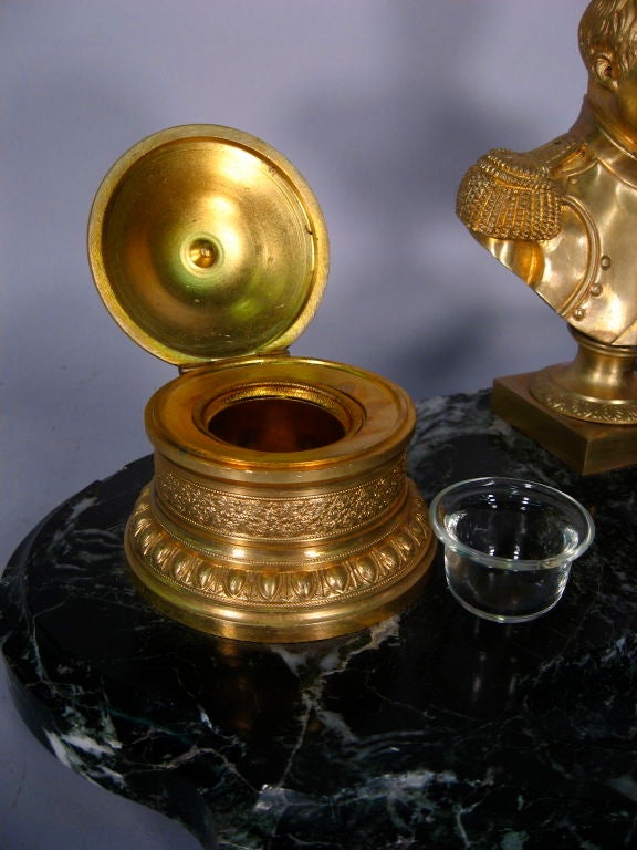 Francese Calamaio napoleonico in marmo Ormolu e Verde Antico, 1870 ca. in vendita