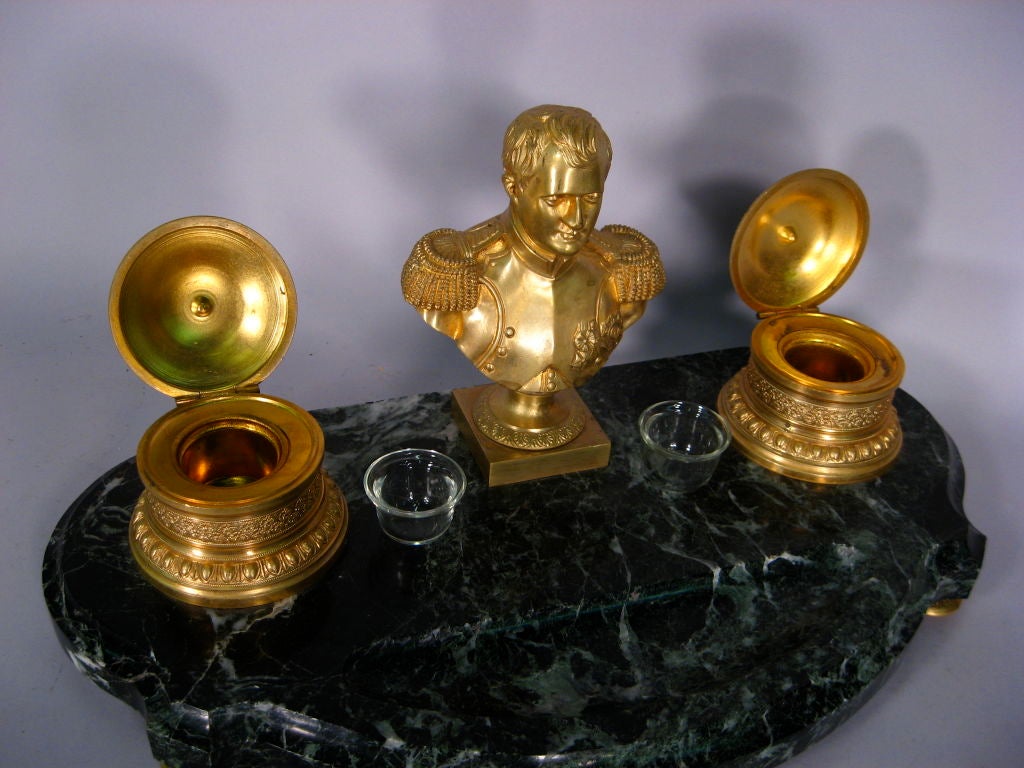 Calamaio napoleonico in marmo Ormolu e Verde Antico, 1870 ca. In condizioni buone in vendita a Atlanta, GA