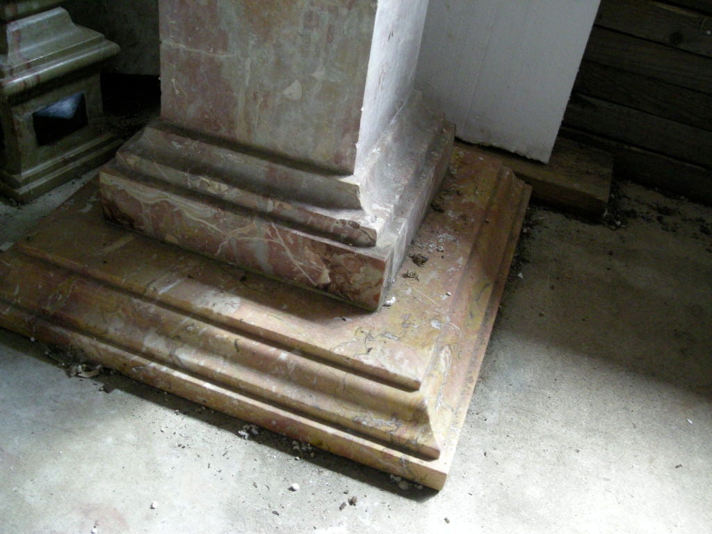 FINE BAROQUE  PERIOD BRESCIA MARBLE FONT 2