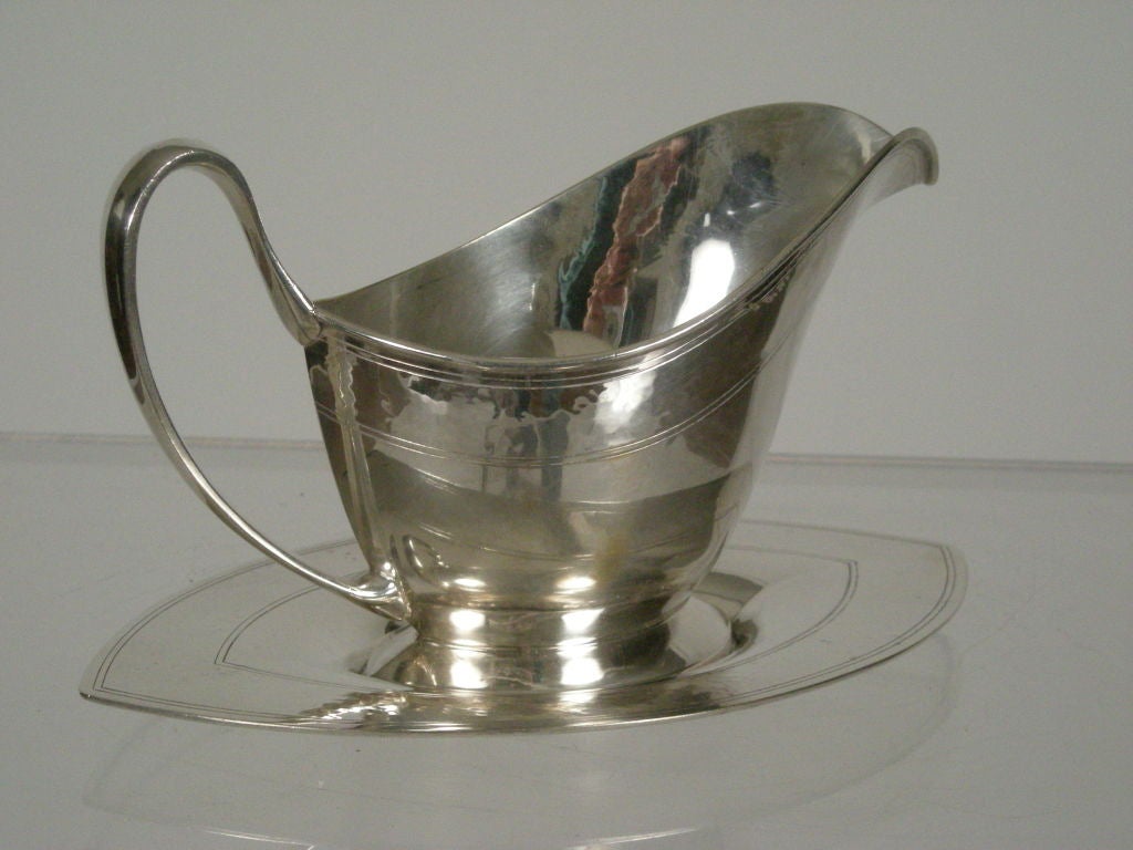 20th Century SHEFFIELD SILVER PLATE GRAVY BOAT WITH UNDER PLATE