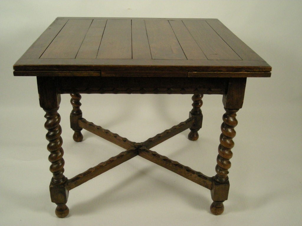 American WILLIAM AND MARY STYLE OAK EXTENSION DINING OR CARD TABLE