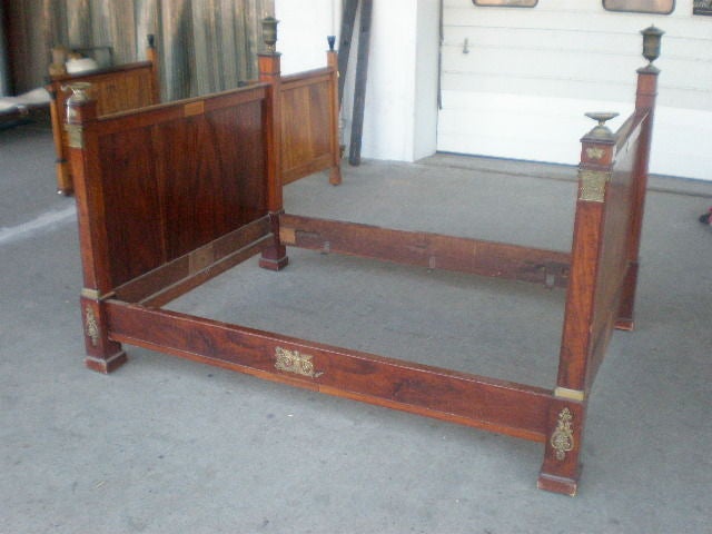 Empire daybed with urn finials