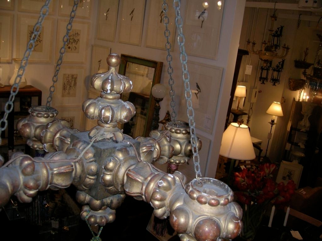 19th Century Giltwood Chandelier with Tassels For Sale 1