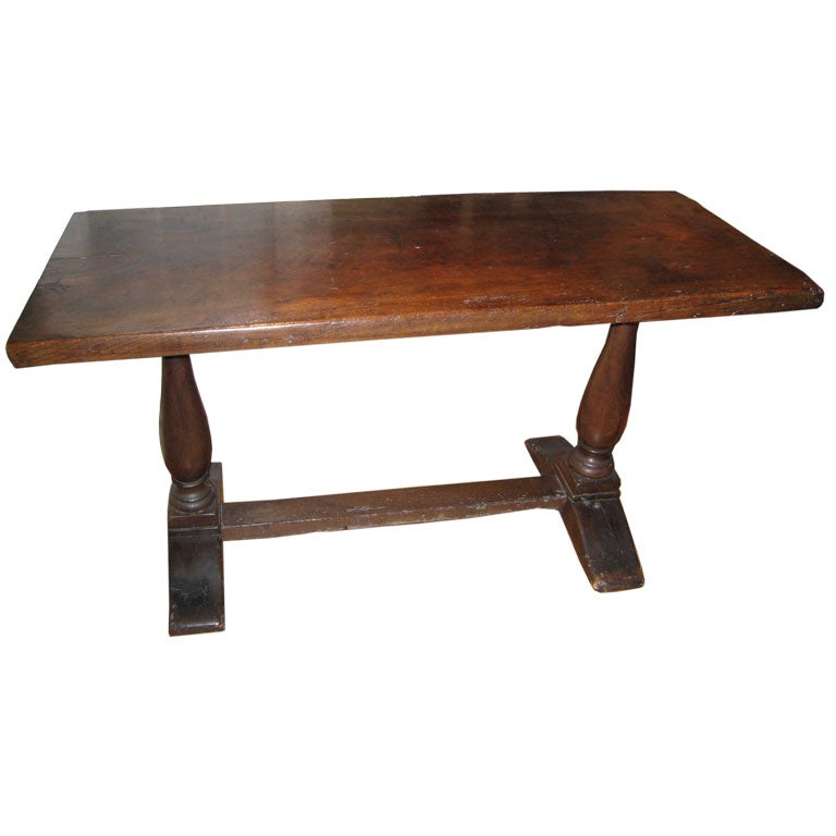 ITALIAN RENAISSANCE WALNUT SIDE TABLE, Provenance Derring Estate