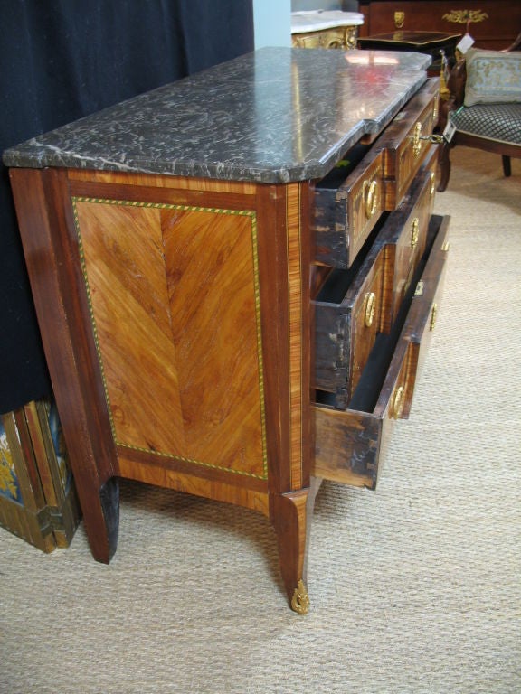 French 18th Century Transitional Marquetry Commode For Sale 7