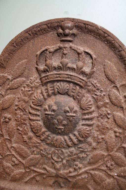 Louis XVI Plaque de cheminée en fonte française en vente