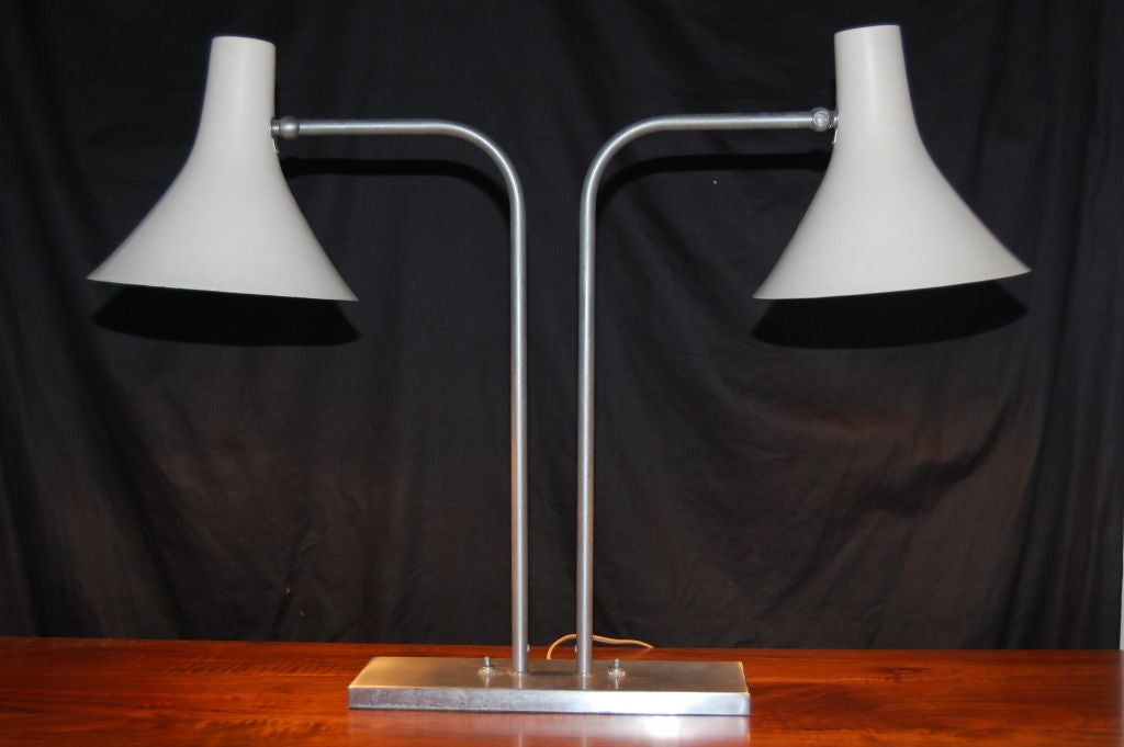 American VON NESSEN DOUBLE HEADED DESK LAMP