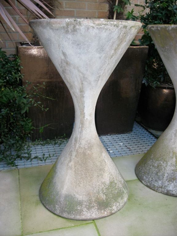 WILLY GUHL PAIR OF VINTAGE HOURGLASS PLANTERS