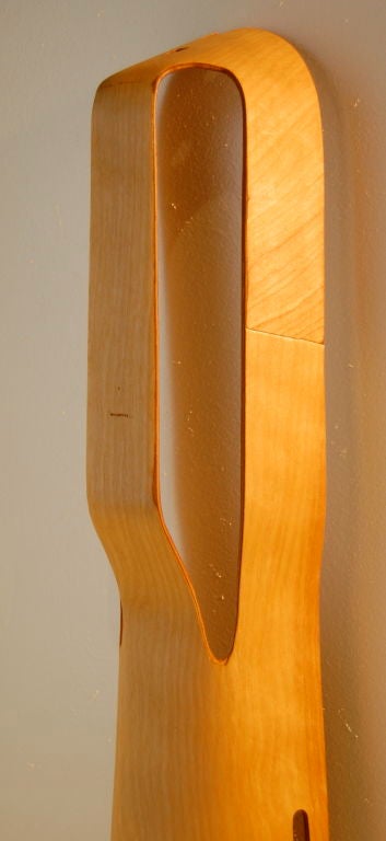 CHARLES EAMES ; ATTELLE DE JAMBE VINTAGE
