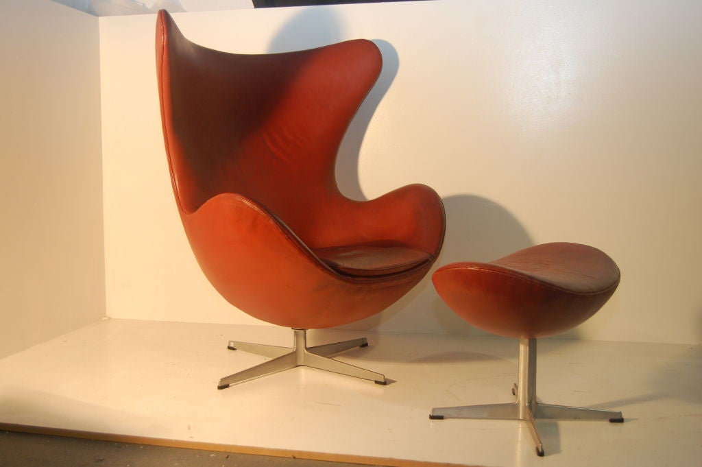 Arne Jacobsen Vintage Leather Egg Chair and Ottoman