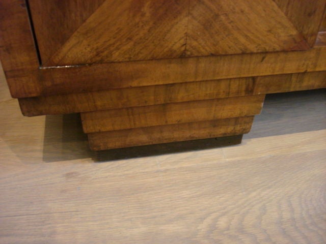 Mid-20th Century Burled Walnut Dresser With Mirror