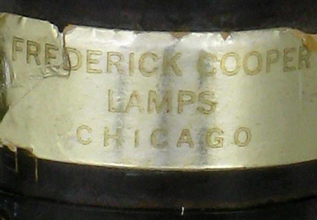 Lampe de bureau en forme de vase émaillé safran par Frederick Cooper en vente 4