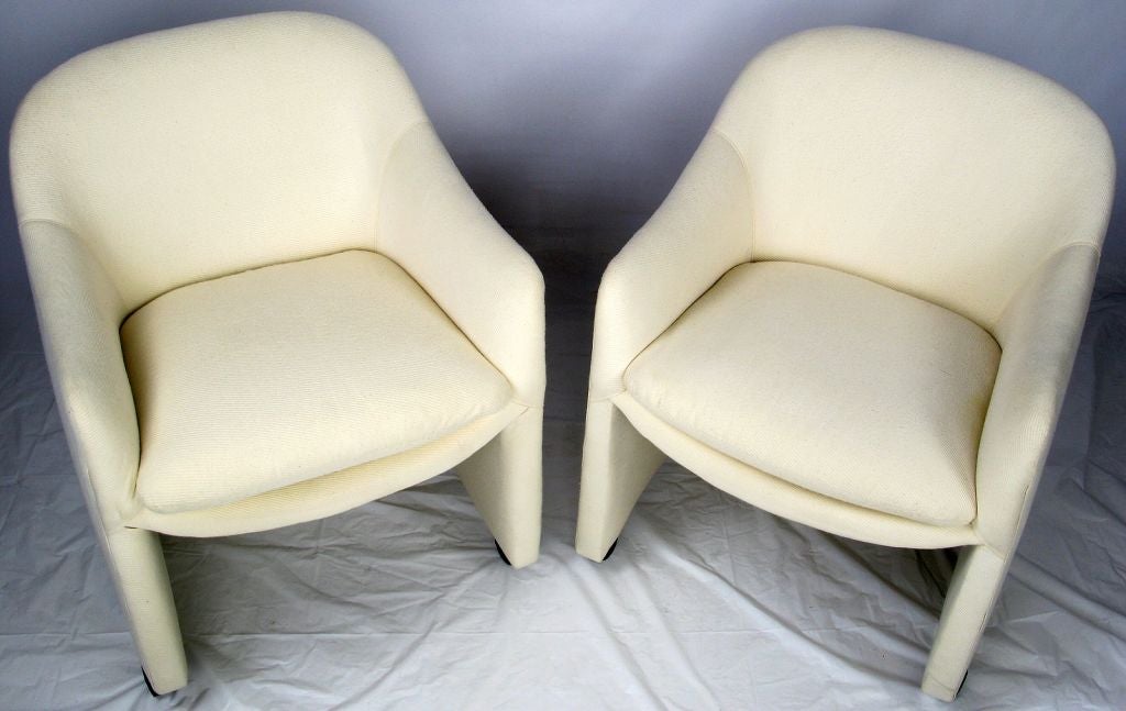 Set Of Four White Sculptural Chairs By Milo Baughman 2