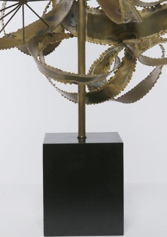 Laurel Brutalist Abstract Sculpture Table Lamp