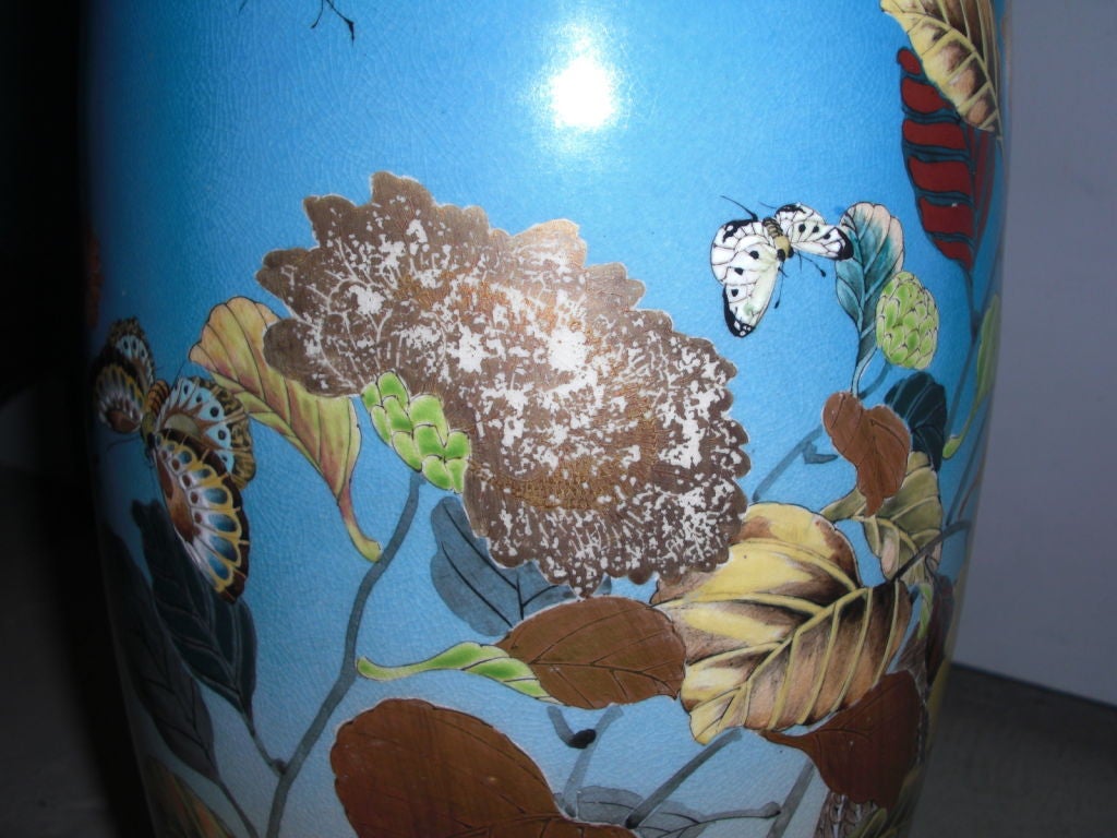 20th Century Large Satsuma vase of unusual colors signed Taizan