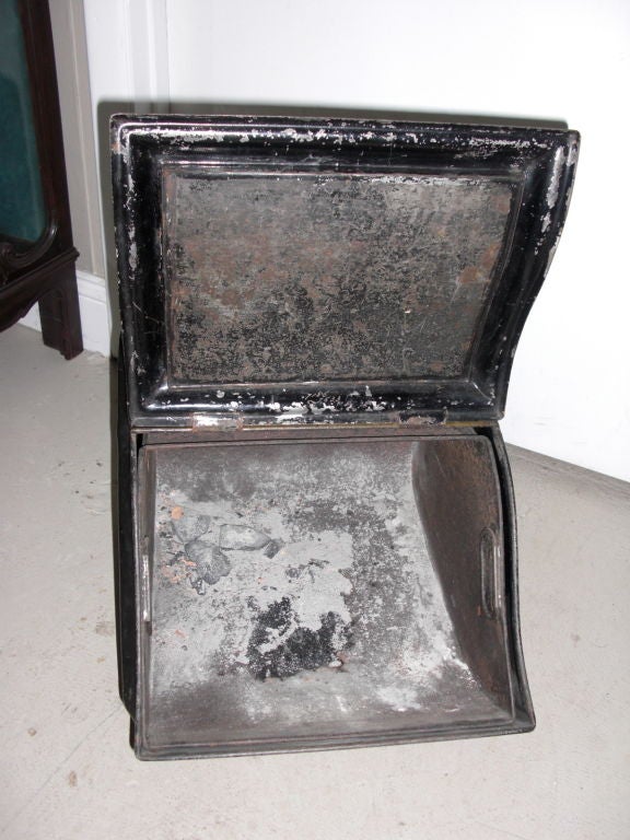 19th century English coal hod with Terrier motif 3