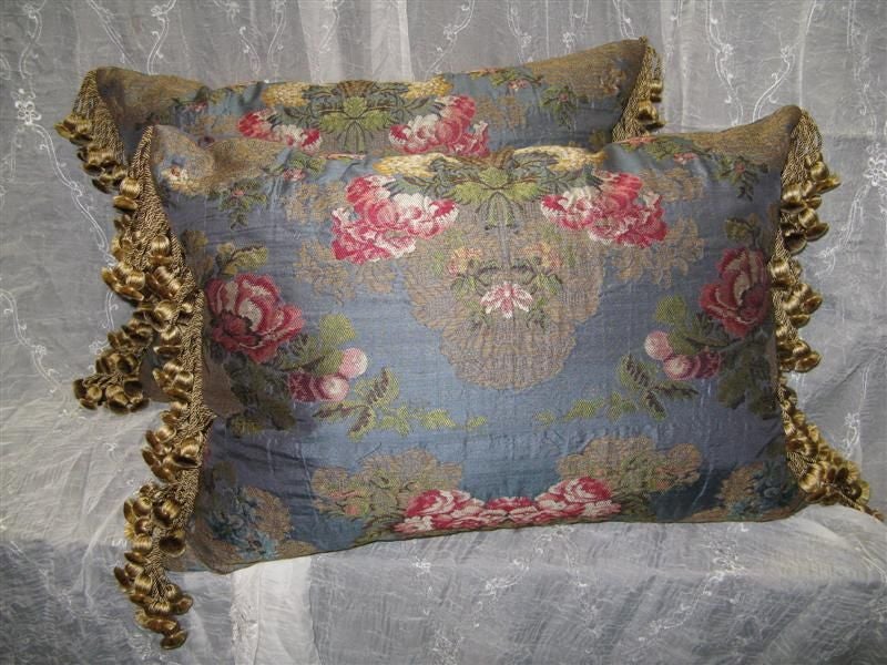 20th Century Pair of Antique French Silk Pillows with Tassel Trim