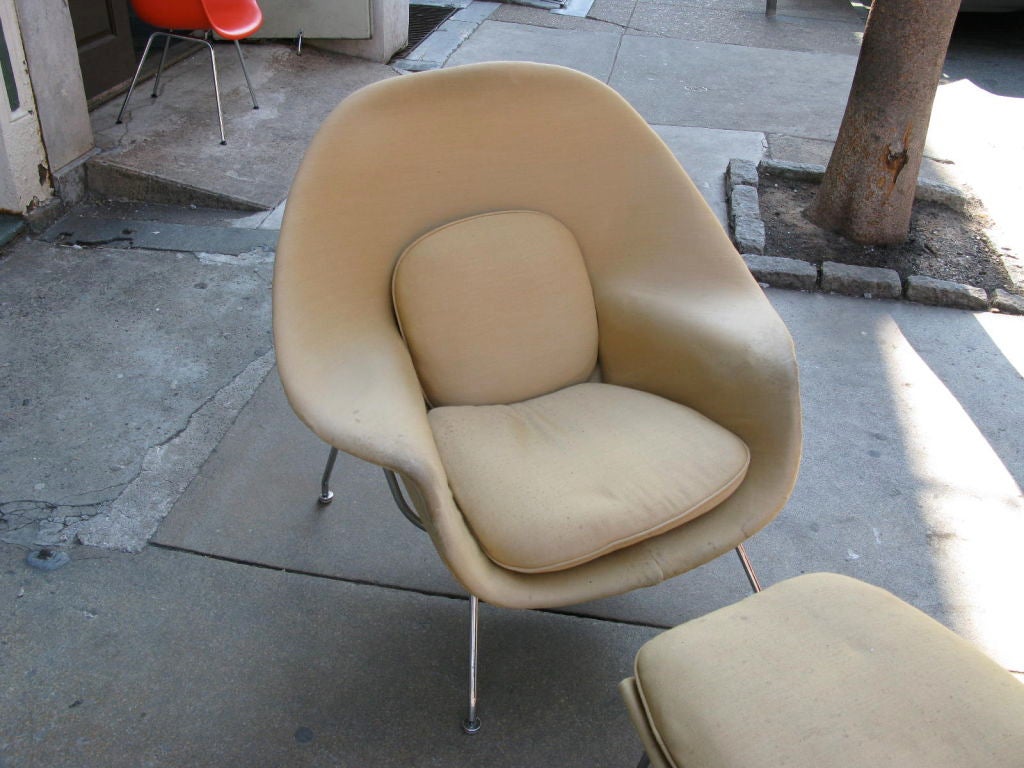 womb chair and ottoman by Knoll International