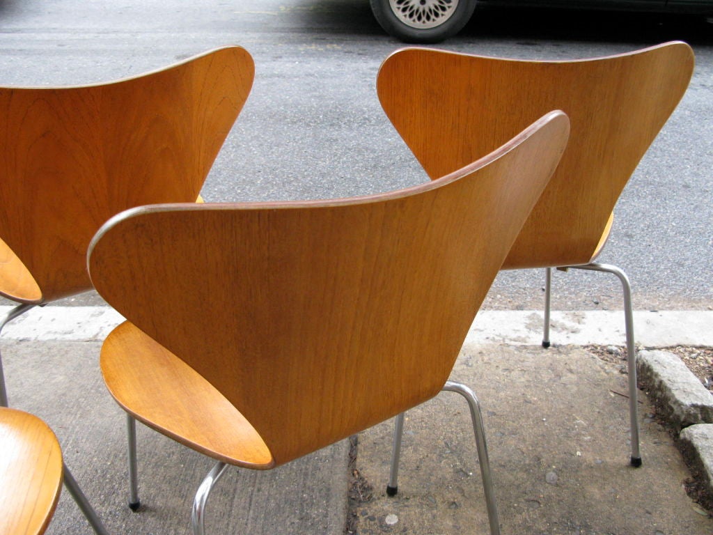 Mid-20th Century Set of six stacking Ant Chairs by Arne Jacobsen for Fritz Hansen
