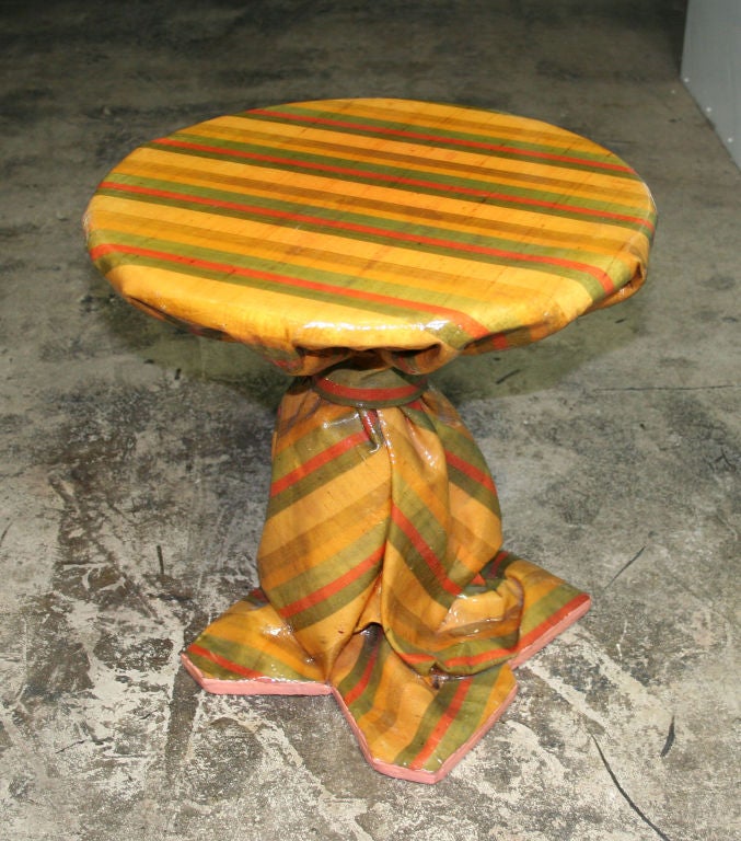 Fran Murphey Beistelltisch, hergestellt aus Fiberglas