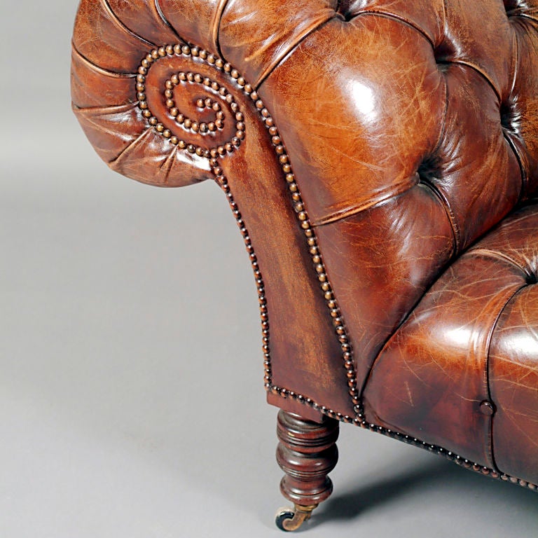 English VICTORIAN LEATHER CHAISE