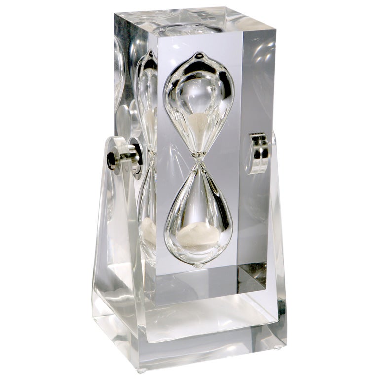 VINTAGE LUCITE HOURGLASS