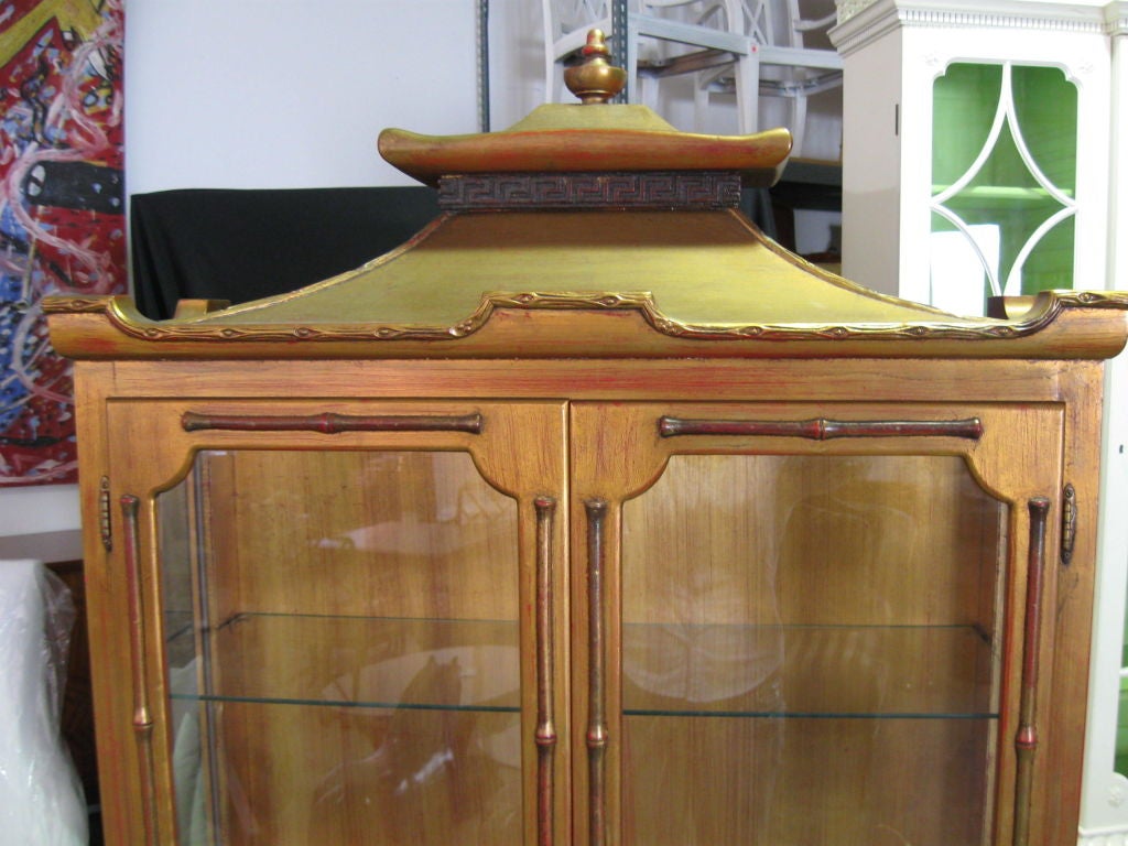 Pagoda Top/Faux Bamboo Chinese Chippendale Cabinet/Curio In Excellent Condition In Miami, FL