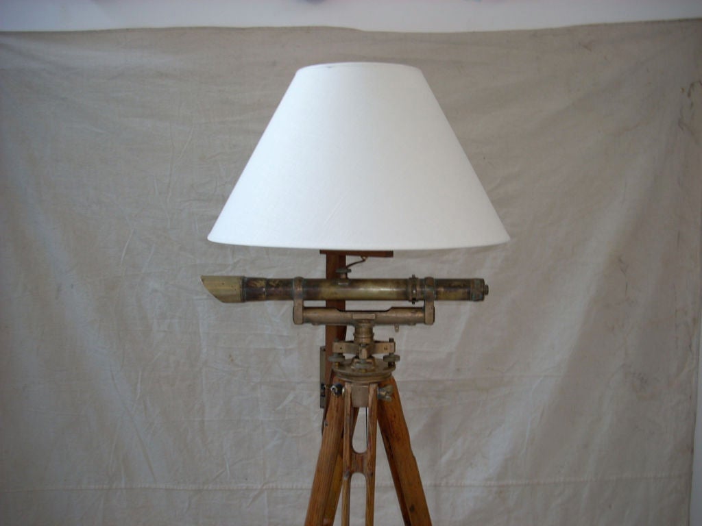 Tripod lamp