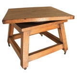 A late 19th century oak sculptor
s stand