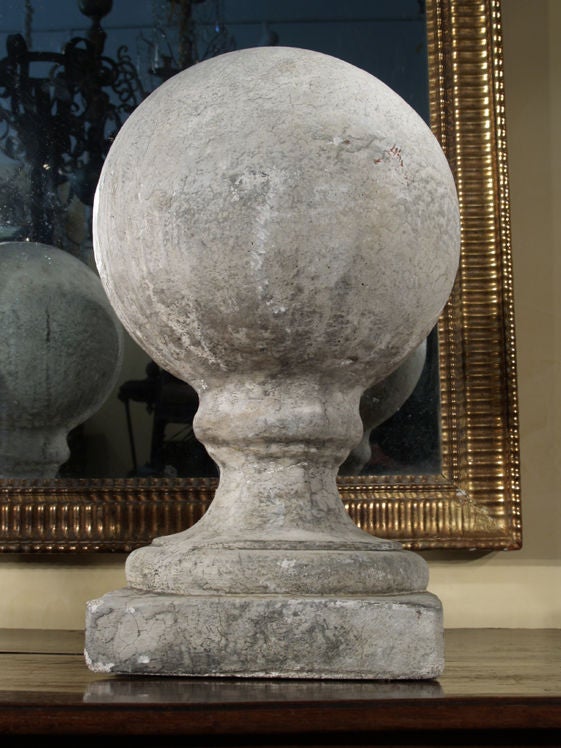  1069 A pair of 19th century stone finials For Sale at 1stDibs