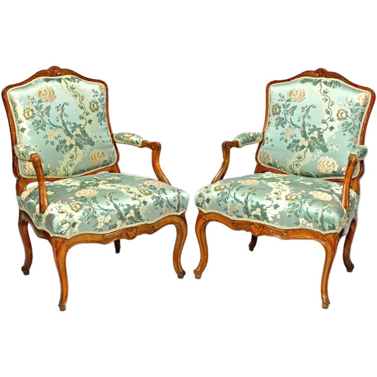 Pair of Italian Open Armchairs in the French Régence Style, c1730