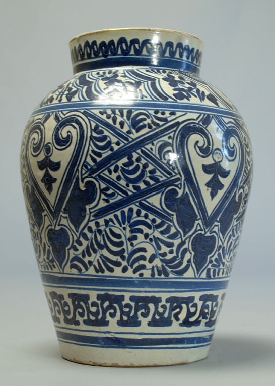 Rare Mexican Talavera Poblana Blue on White Jar In Excellent Condition In San Francisco, CA