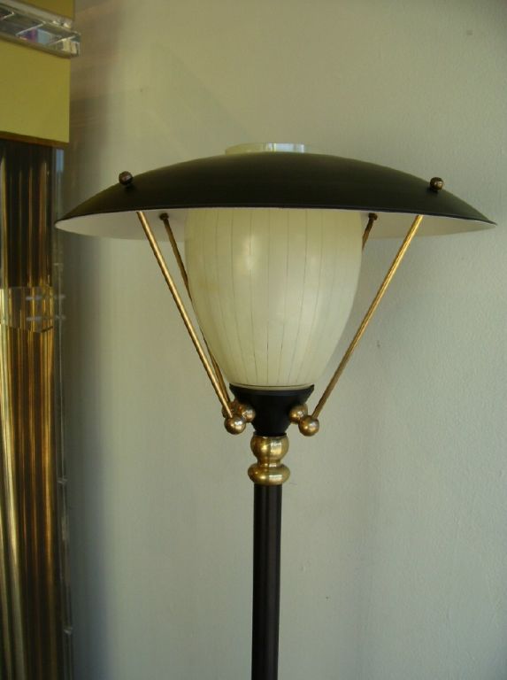 Stehlampe, Französisch (Moderne der Mitte des Jahrhunderts) im Angebot