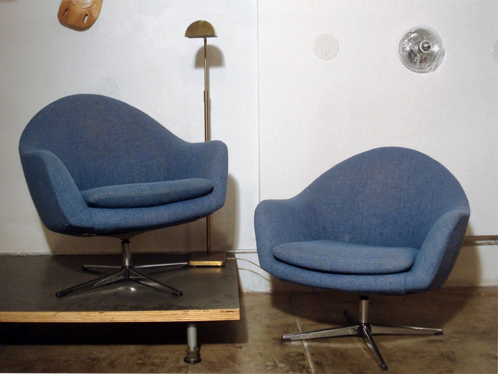 Pair of Overman Egg Chairs 4