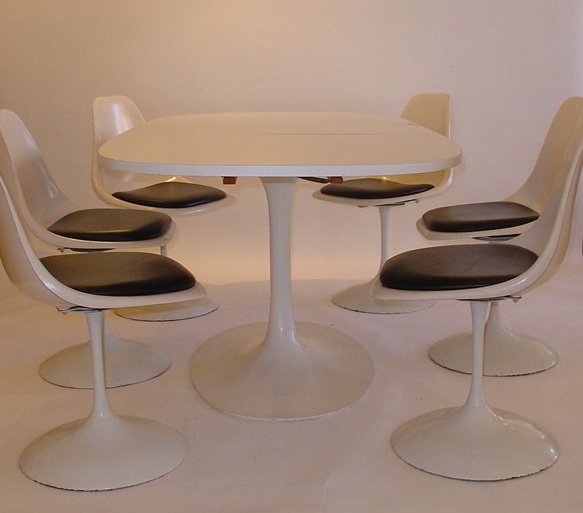 Mid-20th Century Burke Saarinen Style Tulip Table and Six Chairs