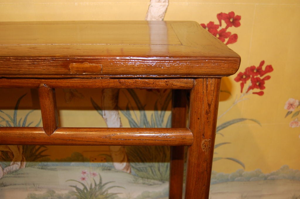 Chinese PAIR OF 18TH CENTURY SIDE TABLES