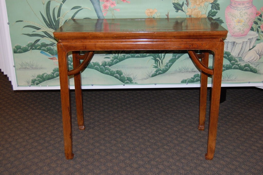 A fine 17th century Chinese Ju-mu side table