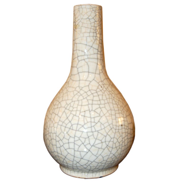 Chinese 19th Century Crackleware White Vase